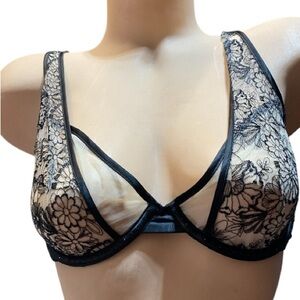 Victoria's Secret Black Floral Lace Bra 36c New with tags